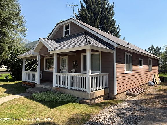 3rd image of 170 E 6th Ave