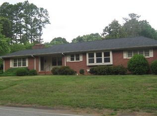 102 Berkeley St, Chesnee, SC 29323