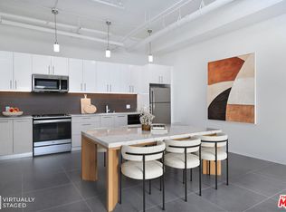 939 S Broadway St #1006, Los Angeles, CA 90015