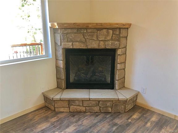 3rd image of 336 E Mountain Blvd