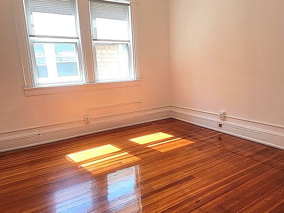 4th image of 3658 Waldo Ave #3