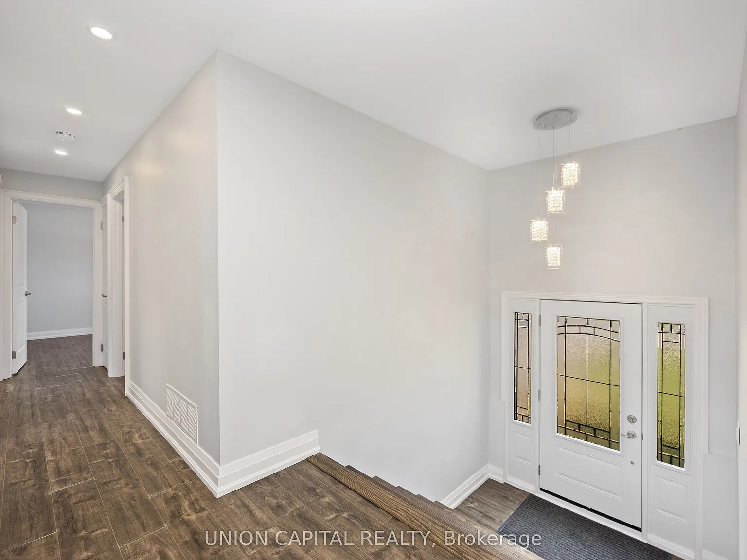 3 bed, $2,500 — Photo 2