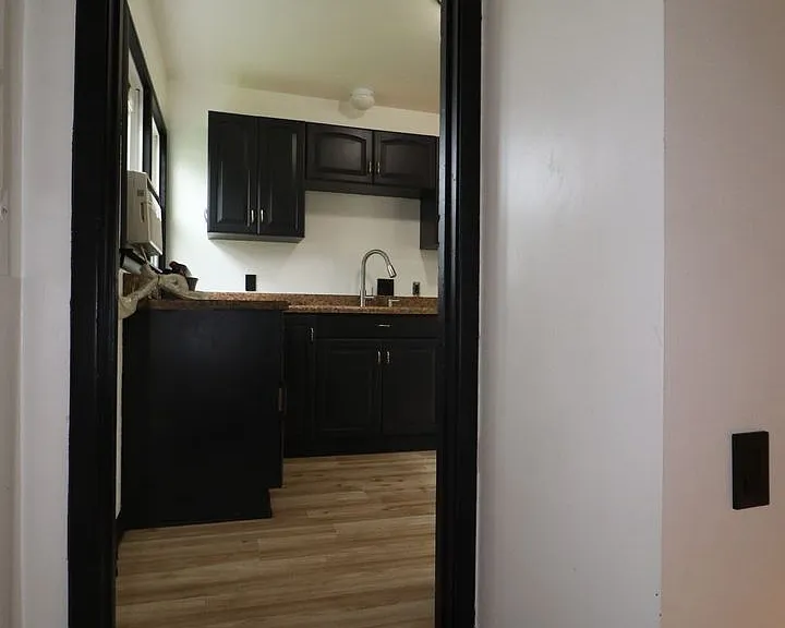 321 W 14th St — Photo 24