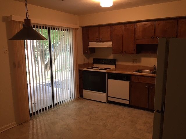 2nd image of 6856 Wood Haven Rd