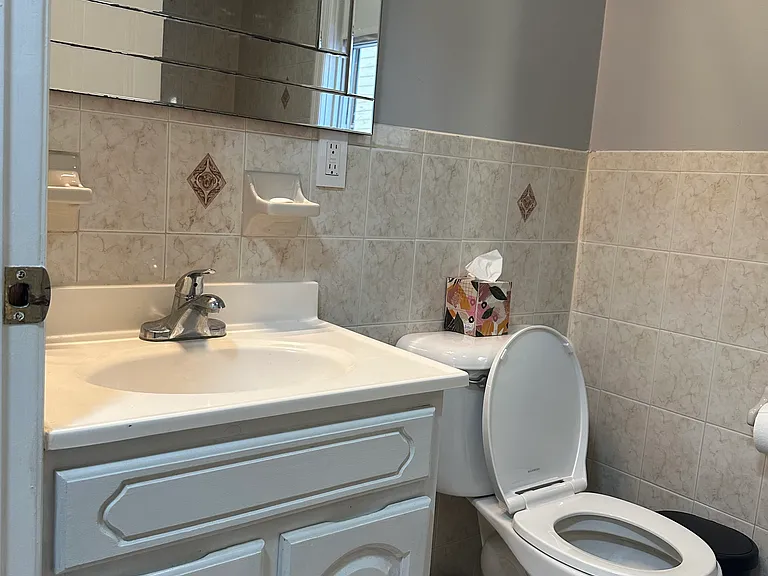 27 Mulock Pl — Photo 9