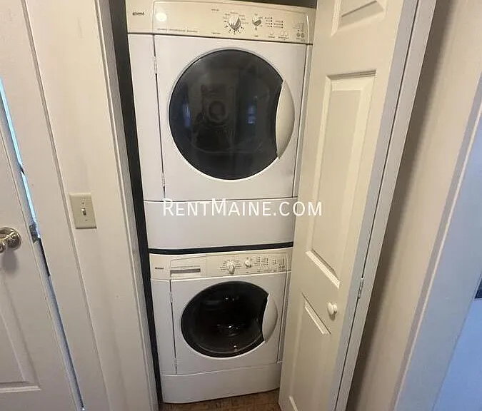 557 Riverside Dr #2 — Photo 5