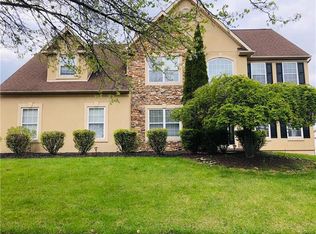 2638 Crystal Dr, Whitehall, PA 18052