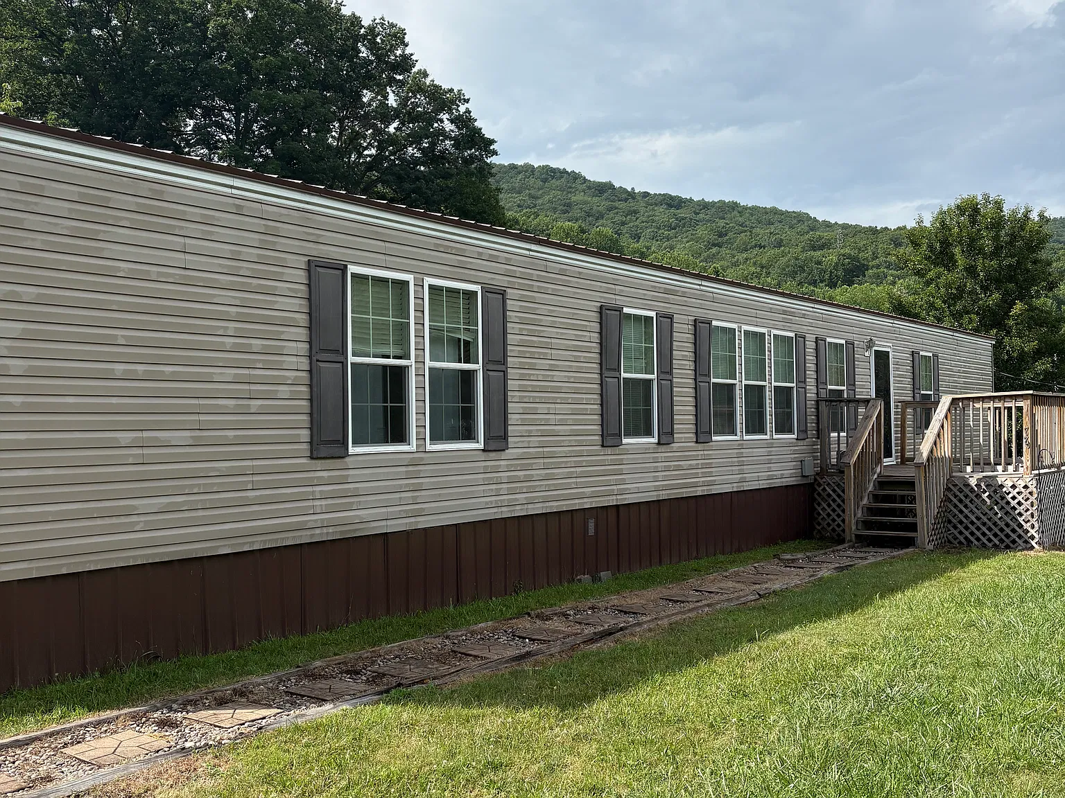 3 bed, 1215 sqft, $800 — Photo 2