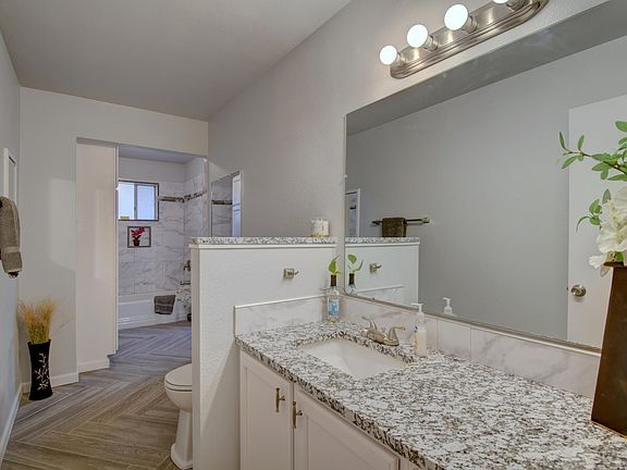 4th image of 2300 Jane St NE