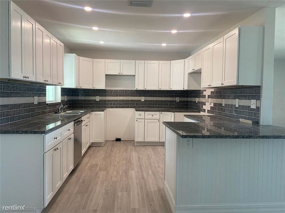 1st image of 6017R 38th Ave N