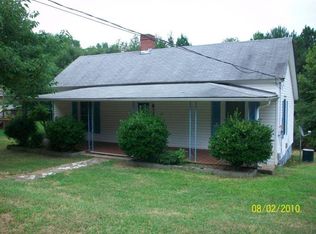 207 Aiken St, Central, SC 29630
