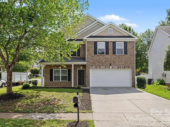 5618 Stowe Derby Dr, Charlotte, NC 28278