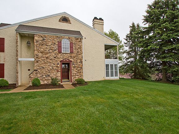 3rd image of 191 Oak Knoll Cir