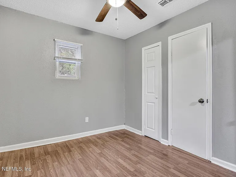 1722 W 30th St — Photo 35
