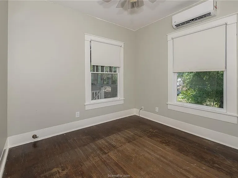206 S Sims Ave — Photo 3