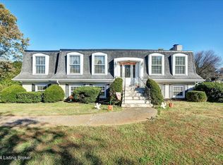 4905 Fox Chase Dr, Shepherdsville, KY 40165