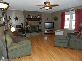 6040 Branch Dr, Kernersville, NC 27284