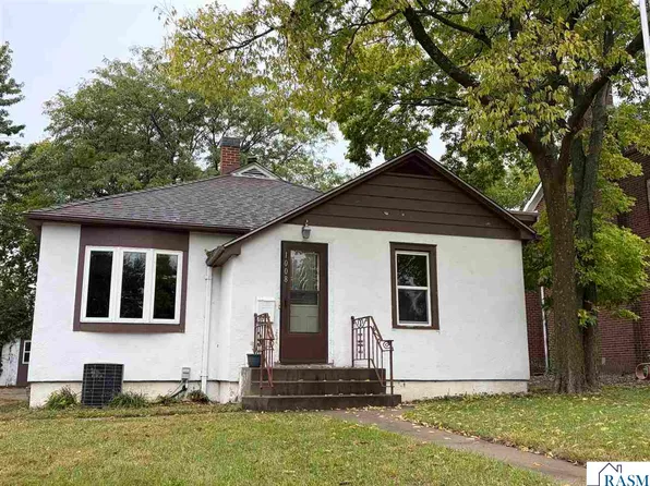1008 S Broadway St, New Ulm, MN 56073