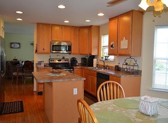 Kitchen with breakfast area