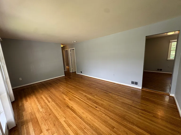 6404 Kaslo Ct — Photo 5