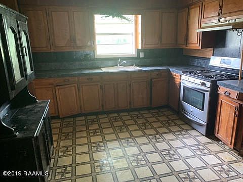 3rd image of 801 Knight St