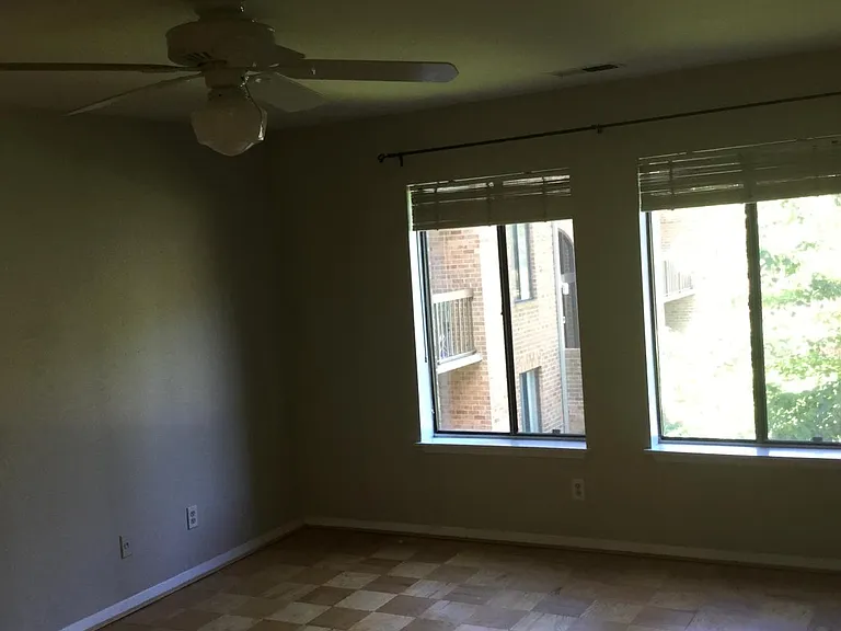 11319 Commonwealth Dr #104 — Photo 9