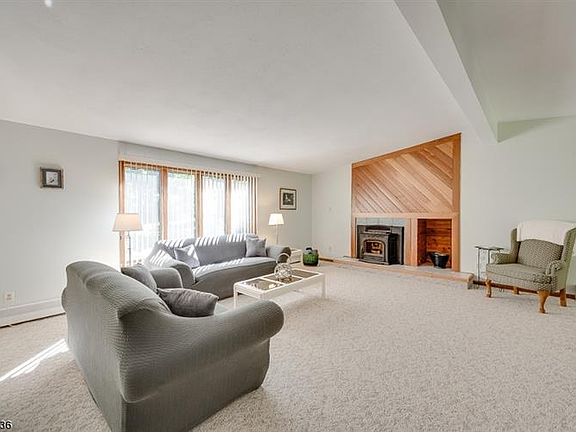 3rd image of 35 Lee Hill Rd