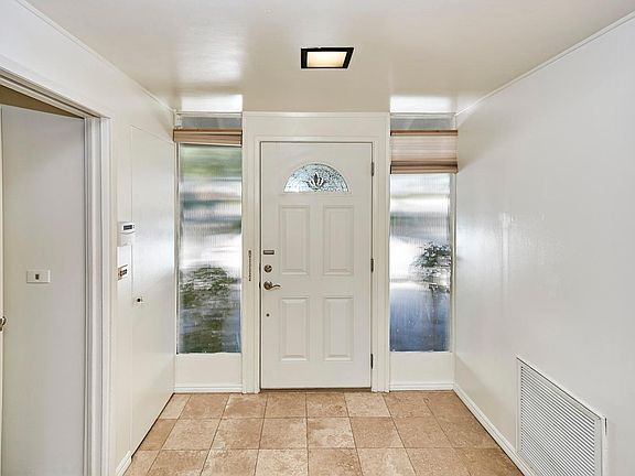 5th image of 1920 Orchard Ln