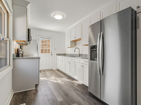4th image of 205 Prince St