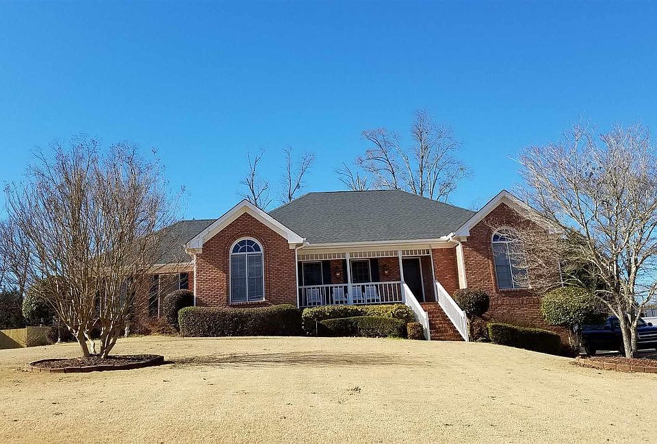 1st image of 2404 Aveberry Ct SE