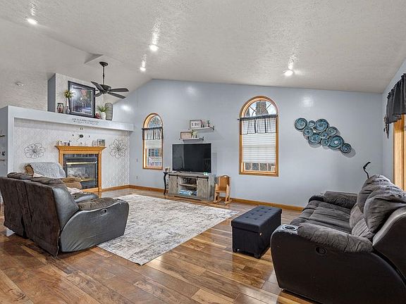 4th image of 2130 55th St
