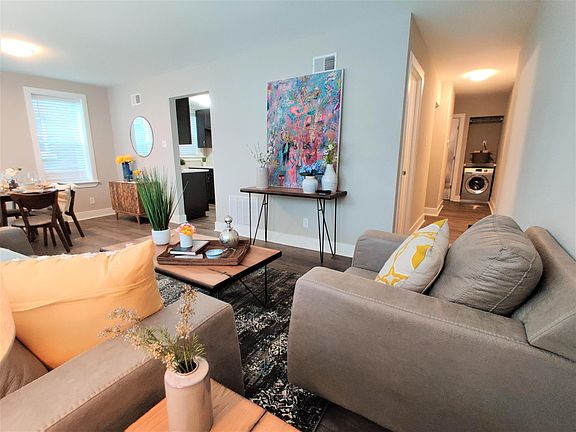 4th image of 5590 Pershing Ave APT 11