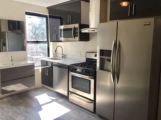 Rented by Remax Real Estate Professionals | media 16