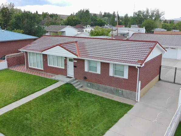 1422 Carbon St, Rock Springs, WY 82901