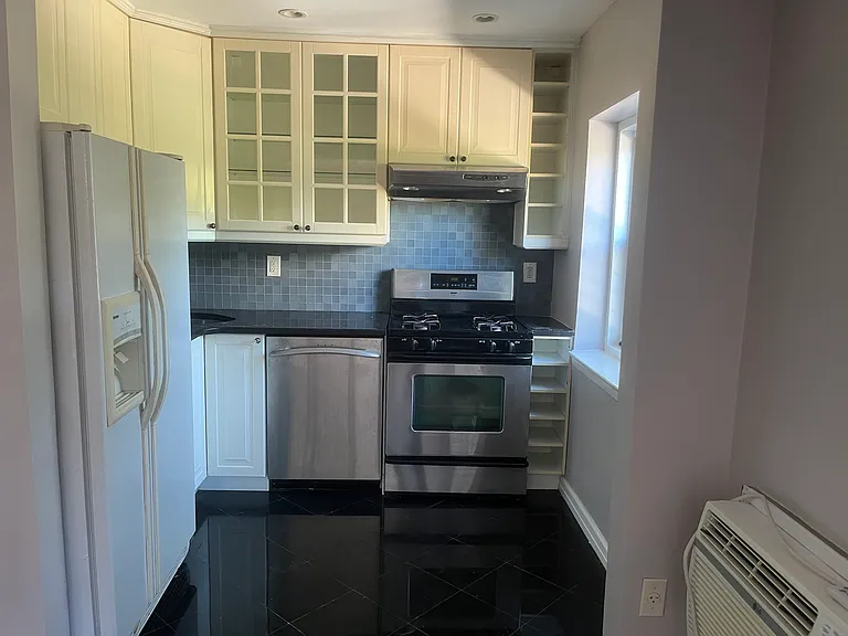 1575 Center Ave — Photo 6