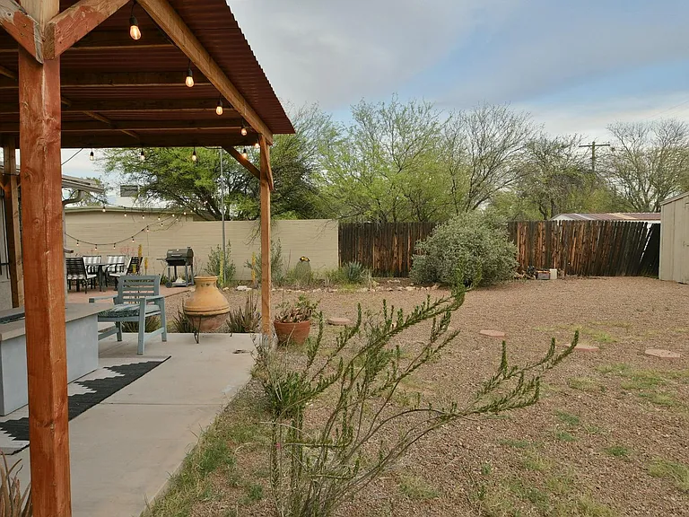 2842 E Blacklidge Dr — Photo 27