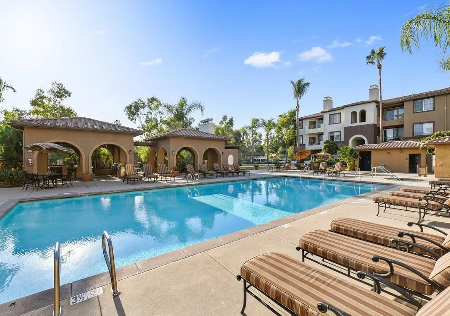 2BD 2BA Mission Valley Condo - 1st Floor 2 Car Garage + 2 Parking Spaces, Split Floor Plan, Washe... — Photo 3