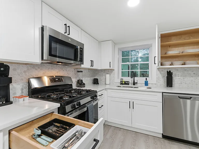 5901 Ridge Dr SE — Photo 7