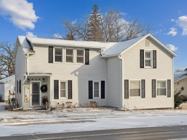 130 Main St W, Maynard, IA 50655