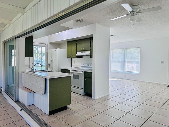 4th image of 618 SW Curry Street