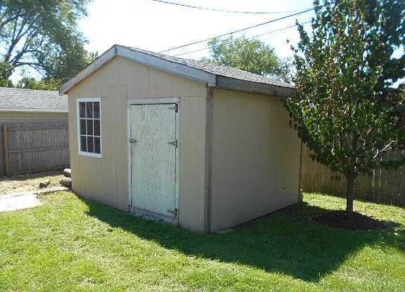 4th image of 1200 S Oak St
