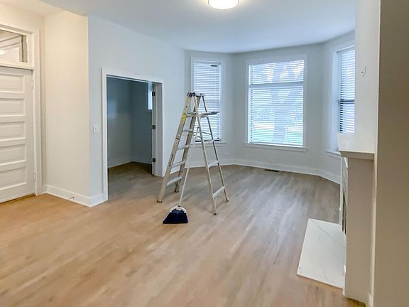 4th image of 2926 W Logan Blvd #1W