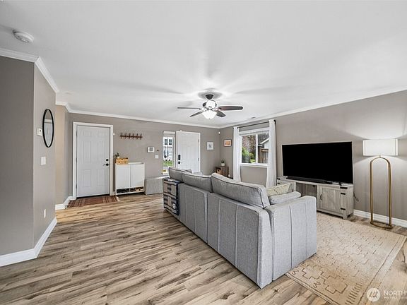 2nd image of 1222 Evans Court