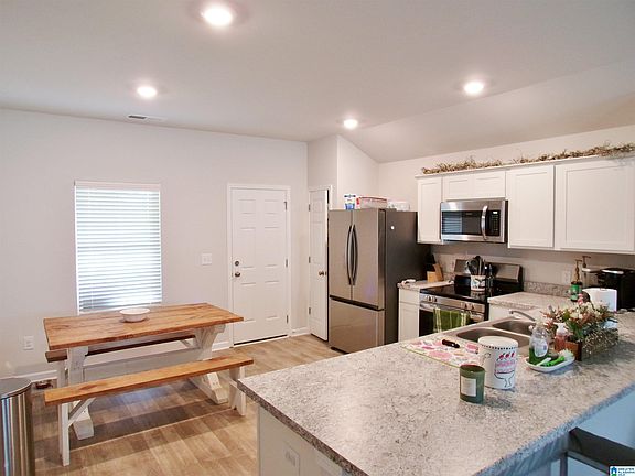 3rd image of 190 Andrew Ln