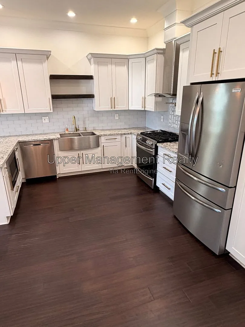 4 bed, 4.0 bath, 1970 sqft, $3,000 — Photo 4