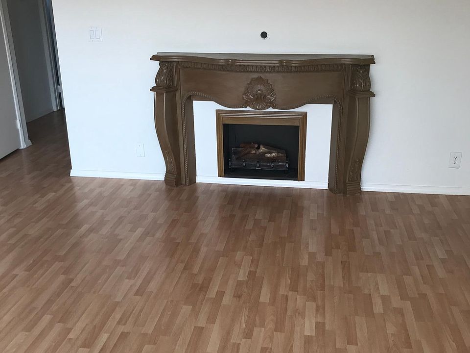1st image of 474 Riverdale Dr APT 204