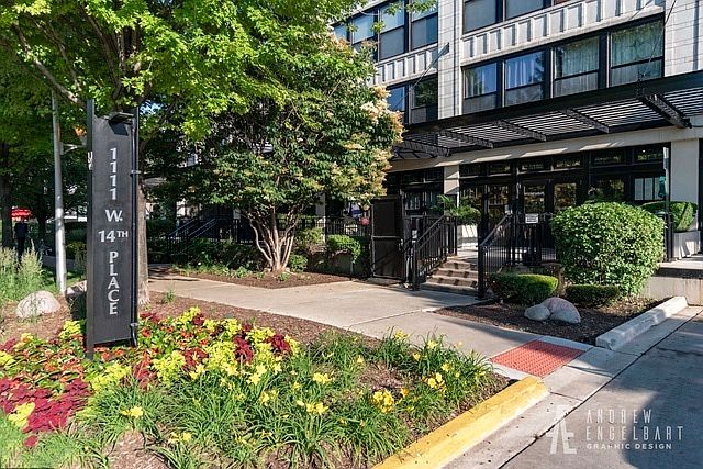 1st image of 1111 W 14th Pl Unit 322