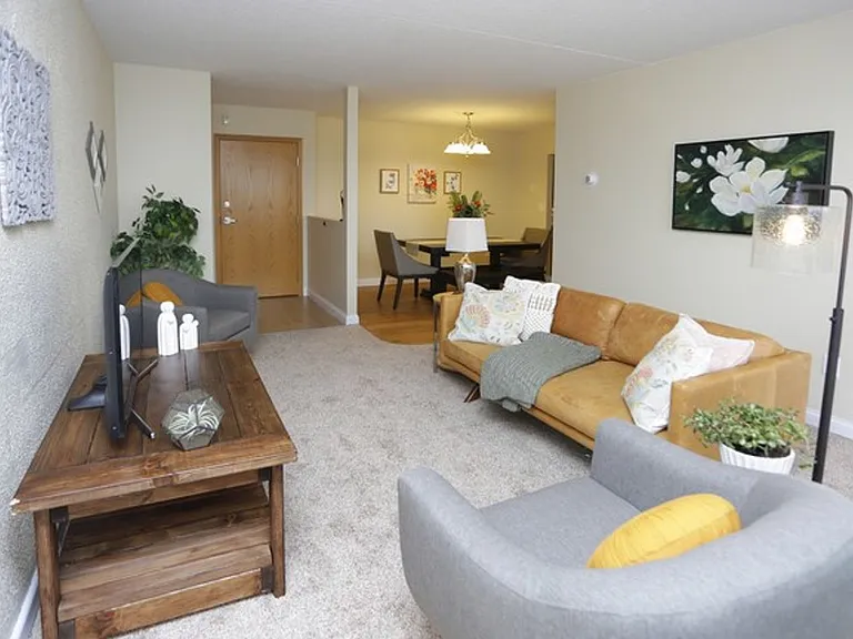 1408 Maple Grove Rd — Photo 17