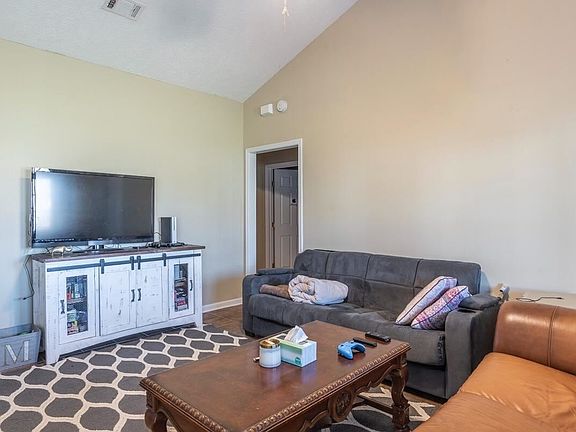 4th image of 337 Kirkcauldy Dr