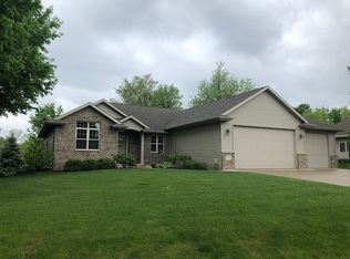 1340 Radcliff Rd, Neenah, WI 54956